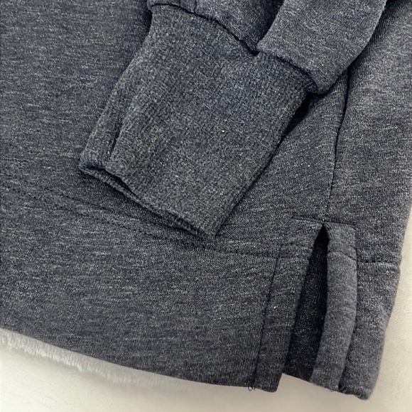 Old Navy Women’s Fleece Sweater - Picture 5 of 8